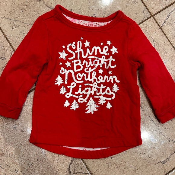 🎅5/$20 Shine bright northern lights red shirt - Picture 1 of 5